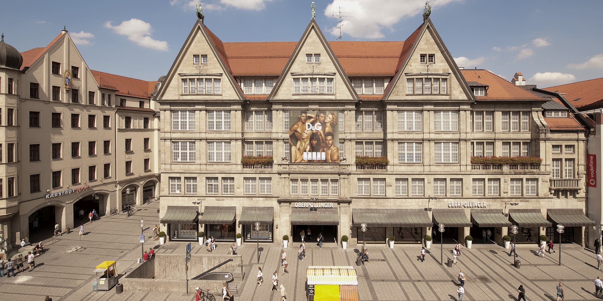 Architekturfotografie Stuttgart und Umgebung Dolce und Gabbana Oberpollinger München Aussenarchitektur Innenarchitektur richtige Zeit richtiger Ort