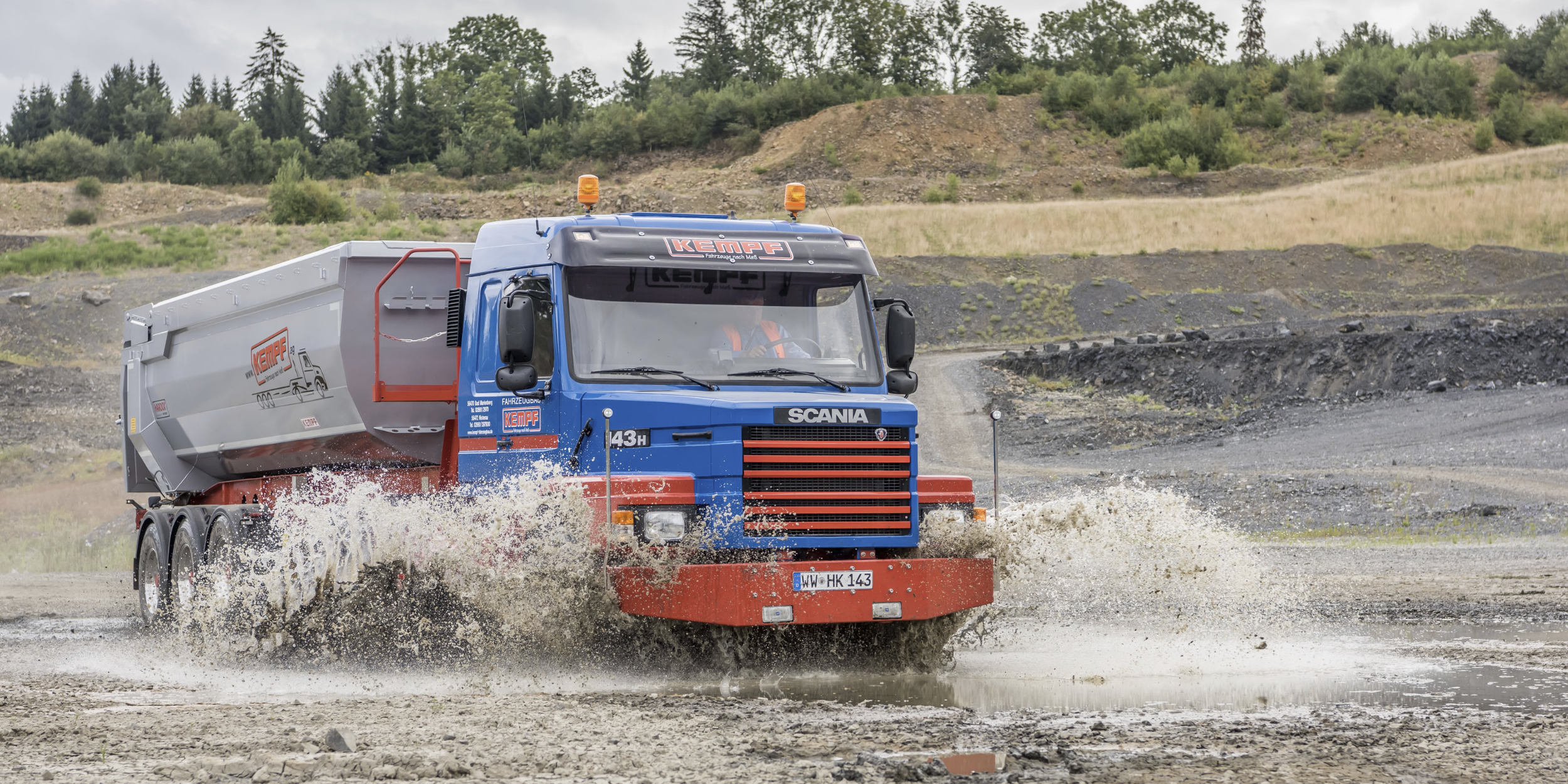 Industriefotografie Stuttgart und Umgebung Hardox SSAB Stahl Steinbruch Schwerlast LKW Materialtest Schwerlast Bagger Enspel Fahrzeugbau KEMPF