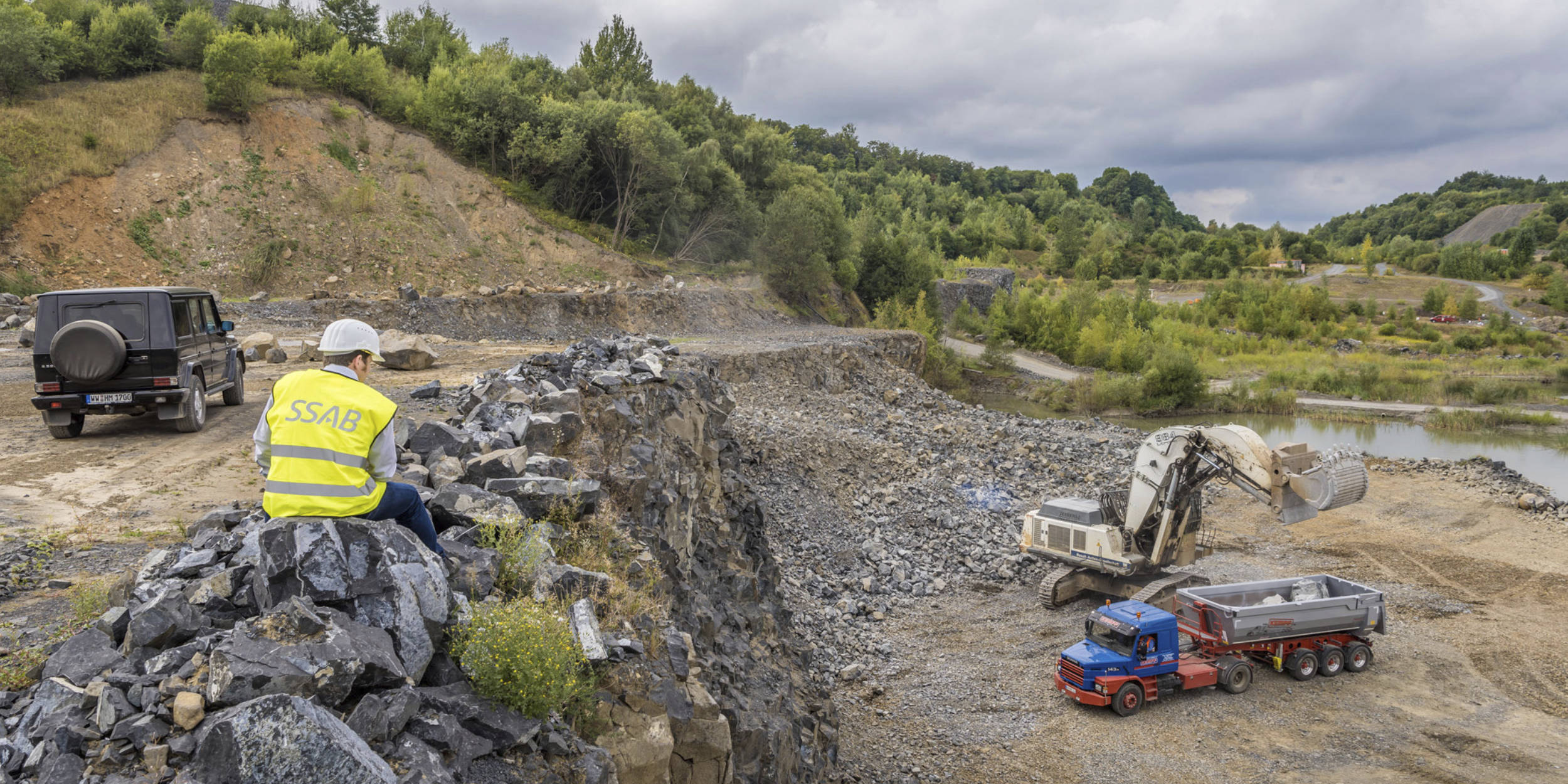 Industriefotografie Stuttgart und Umgebung Hardox SSAB Stahl Steinbruch Schwerlast LKW Materialtest Schwerlast Bagger Enspel Fahrzeugbau KEMPF