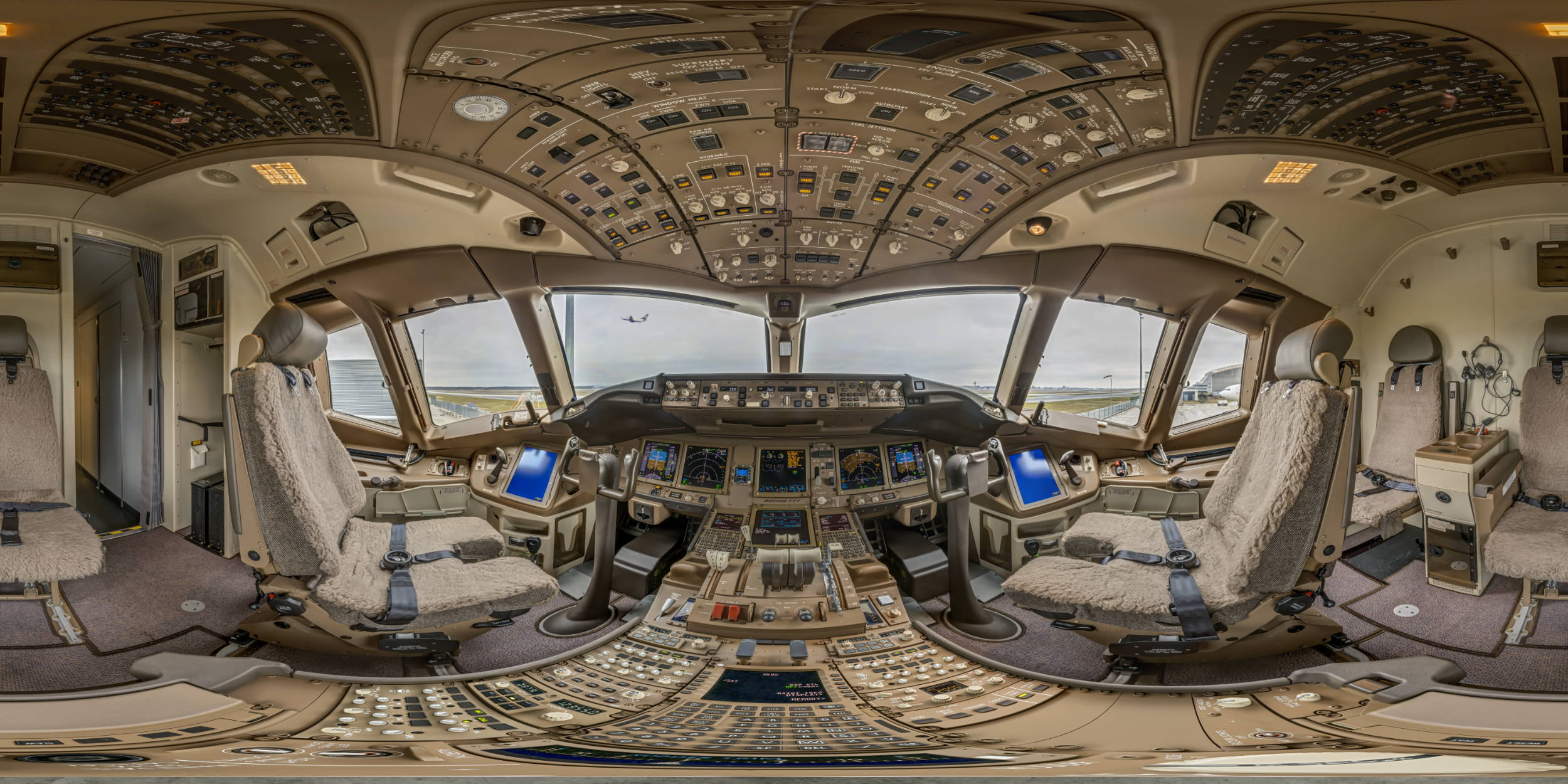 Panoramafotografie Virtuelle Touren 360Grad Fotografie Stuttgart und Umgebung Panorama 360°x180° Sphäre Flughafen Frankfurt Lufthansa Technik Boing 777 Cockpit