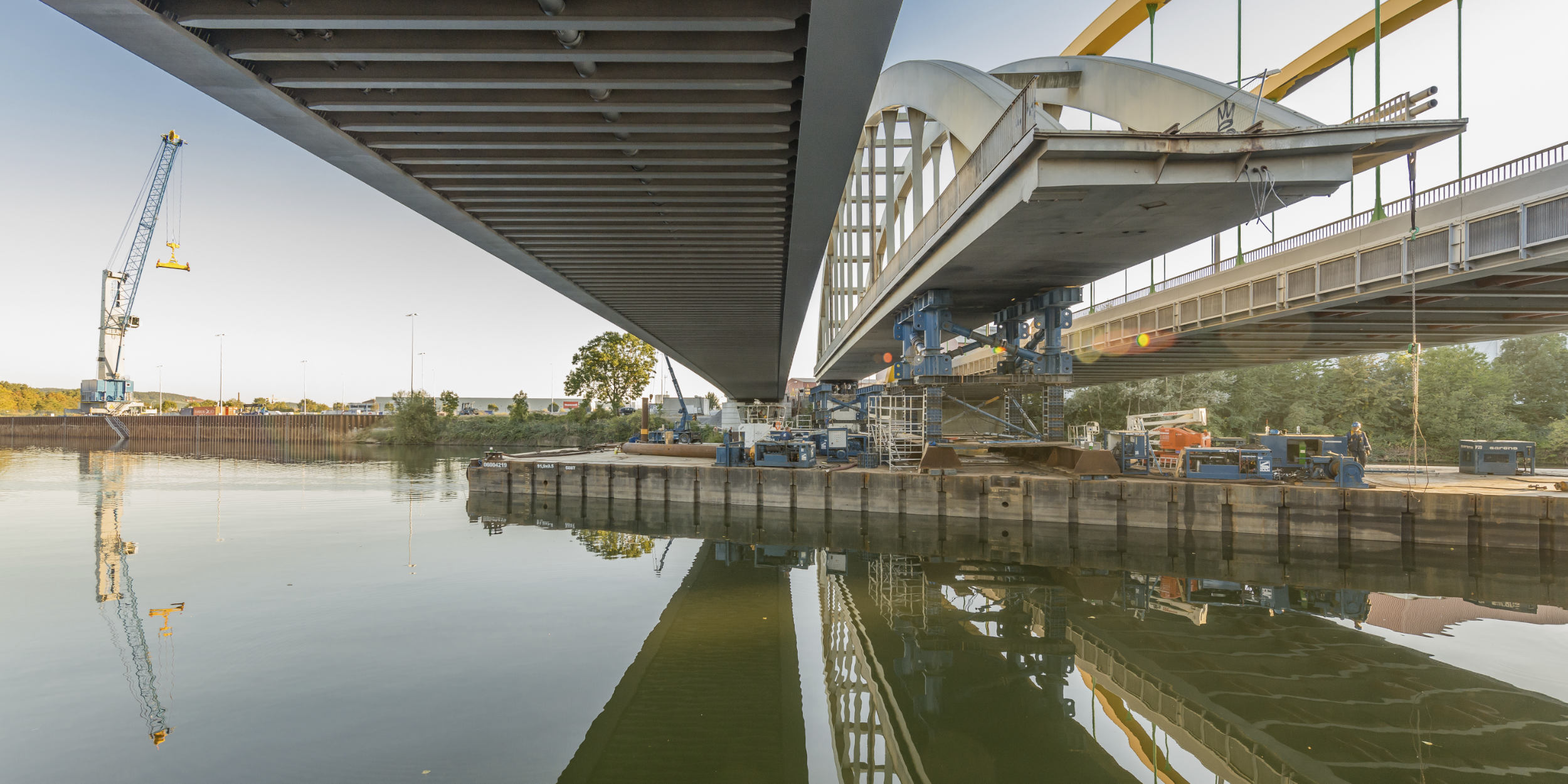 Industriefotografie Stuttgart und Umgebung Wolff & Müller Neckartalbrücke Heilbronn Brücke austauschen ausschwimmen Reparaturarbeiten Wartungsarbeiten Reportage Baubegleitung